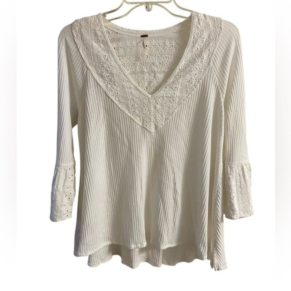 Free people White Eyelet Blouse ribbed v neck XS - Picture 2 of 8